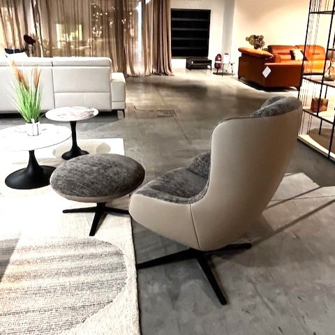 Mecam Gilbert DV8 fauteuil in stof met voetbank/poef - 2